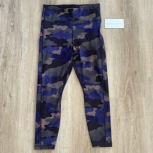 🖤 NWT Athleta Ultimate Stash Printed 7/8 tight